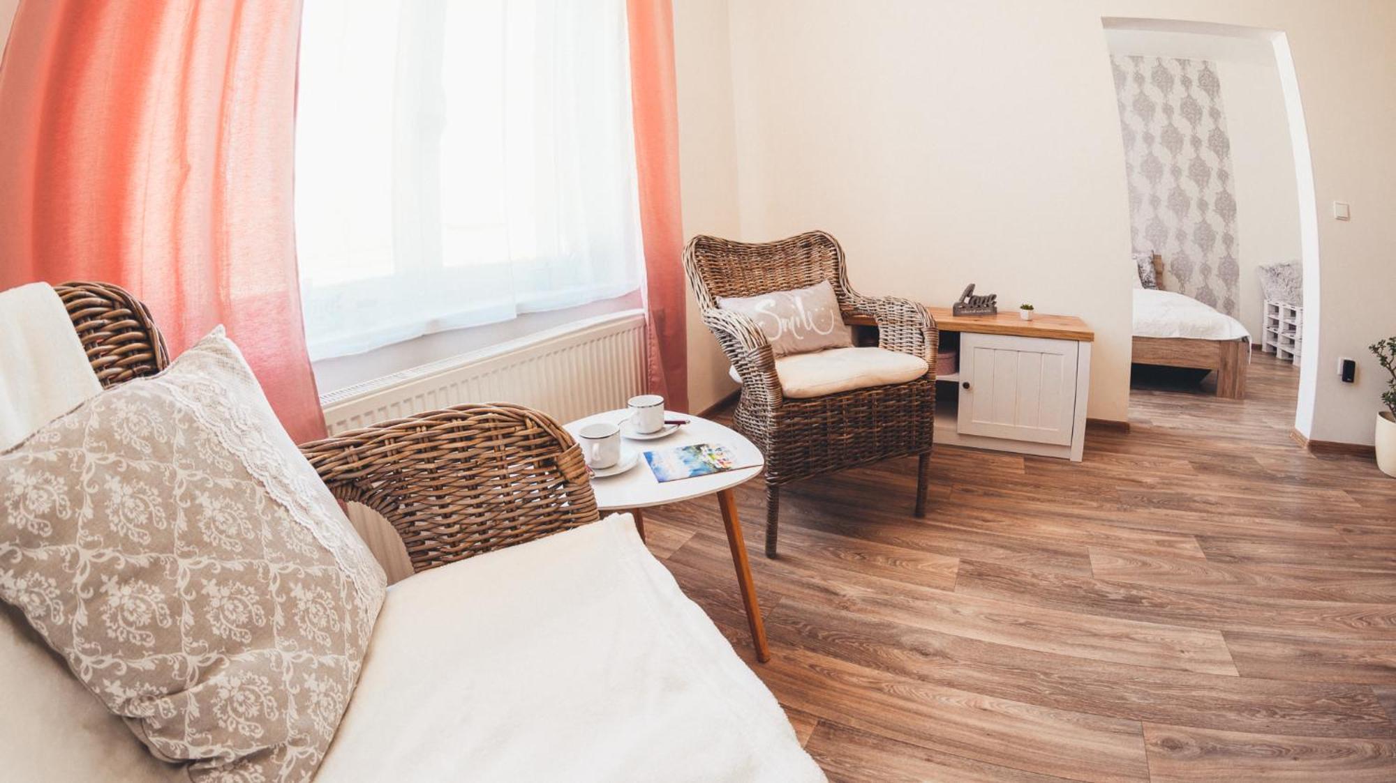 Stylovy Apartman V Centru Nachoda Exterior foto